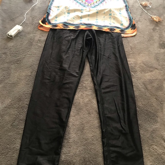 NWOT Tribal Print White Top - Picture 5 of 5